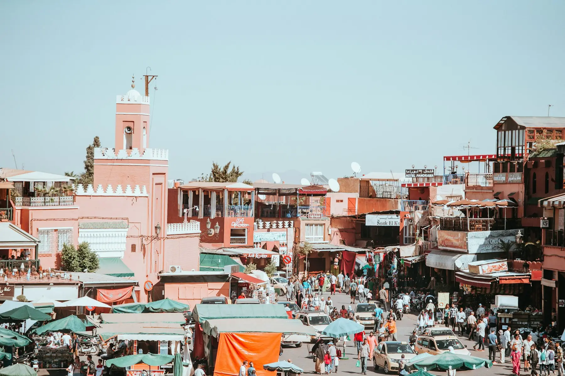 Praça em uma medina no Marrocos